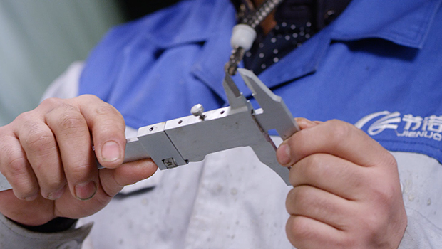 失之毫厘，差之千里，質(zhì)量必須嚴(yán)格把啊實(shí)打?qū)嵈笕龃舐暤仃P(guān)